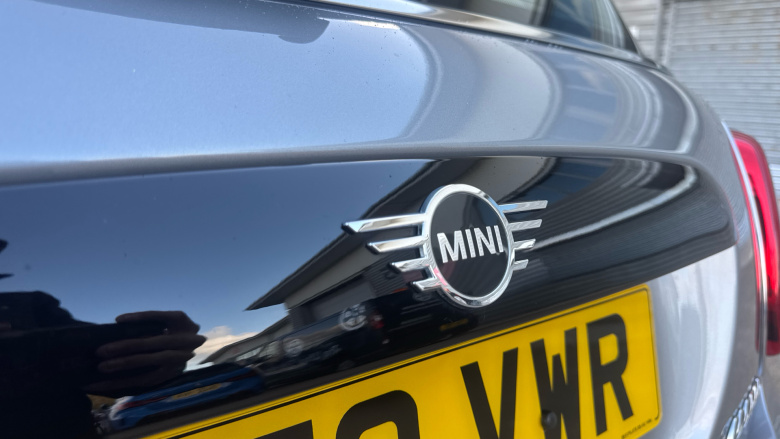 MINI Hatchback 1.5 Cooper Classic 3dr Auto Petrol Hatchback